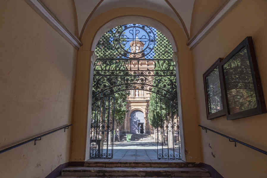Zaragoza - Belchite 54 - santuario Nuestra Señora del Pueyo.jpg